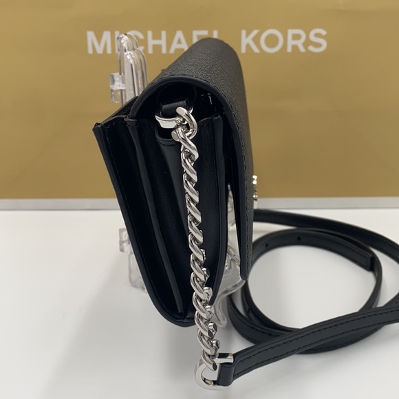 MICHAEL KORS MEDIUM MULTIFUNCTION PHONE XBody - Picture 7 of 16